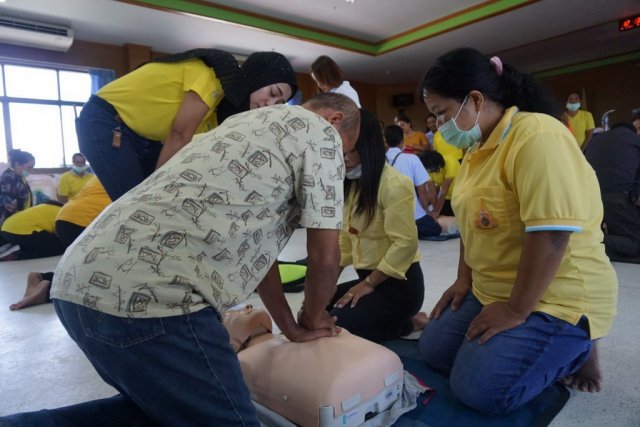 ศิษย์เก่าศิริราชอบรมCPR