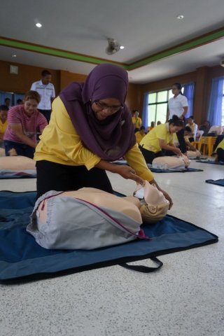 ศิษย์เก่าศิริราชอบรมCPR