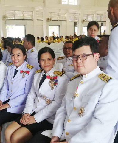 ร่วมพิธีถวายพระพรชัยมงคล